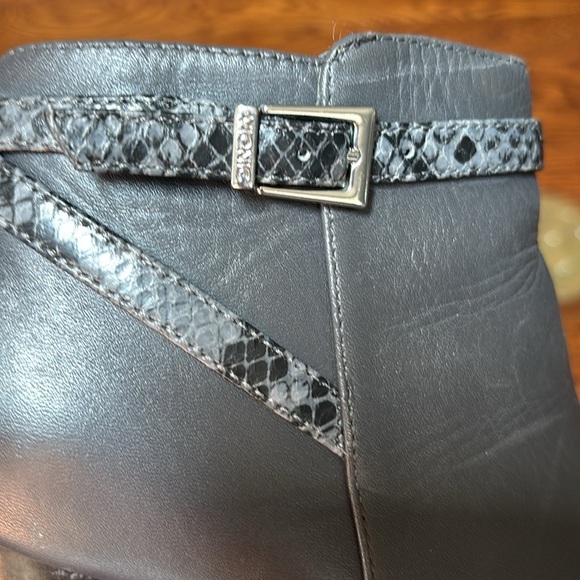 Vionic Grey Booties inside zip closure snakeskin detail Women’s Size: 6 - Picture 8 of 8
